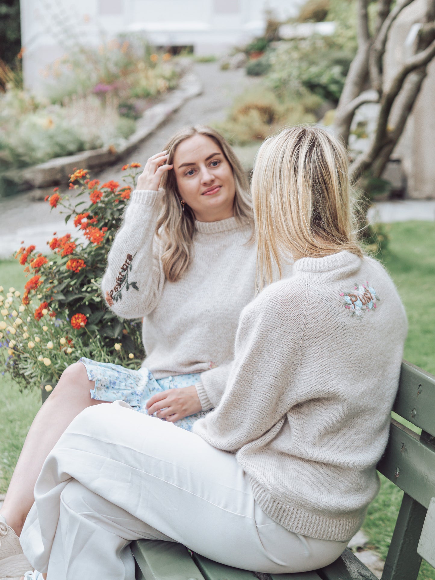 Psykt bra broderi - buet blomst